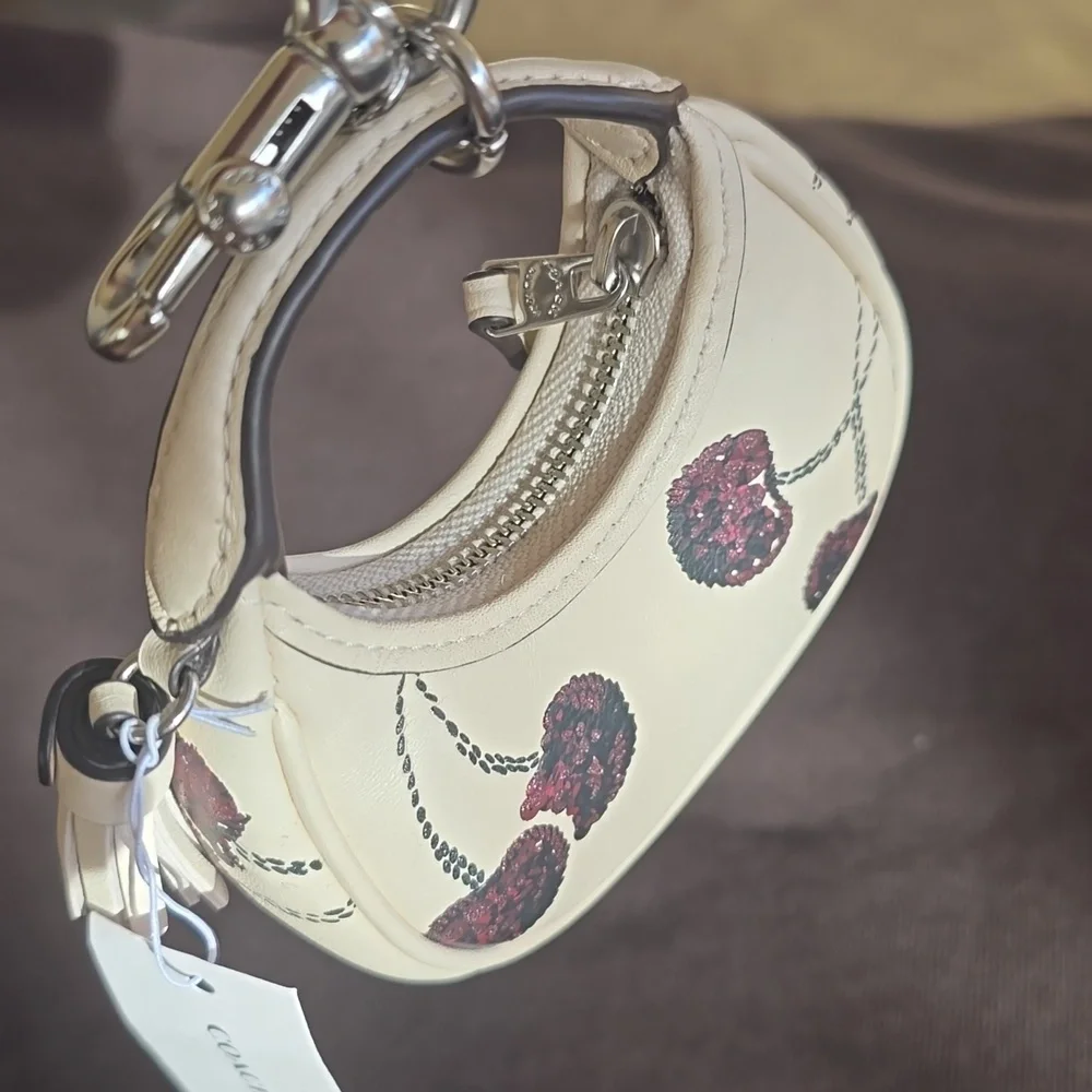 New COACH Key Ring Bag - Picture 4 of 4